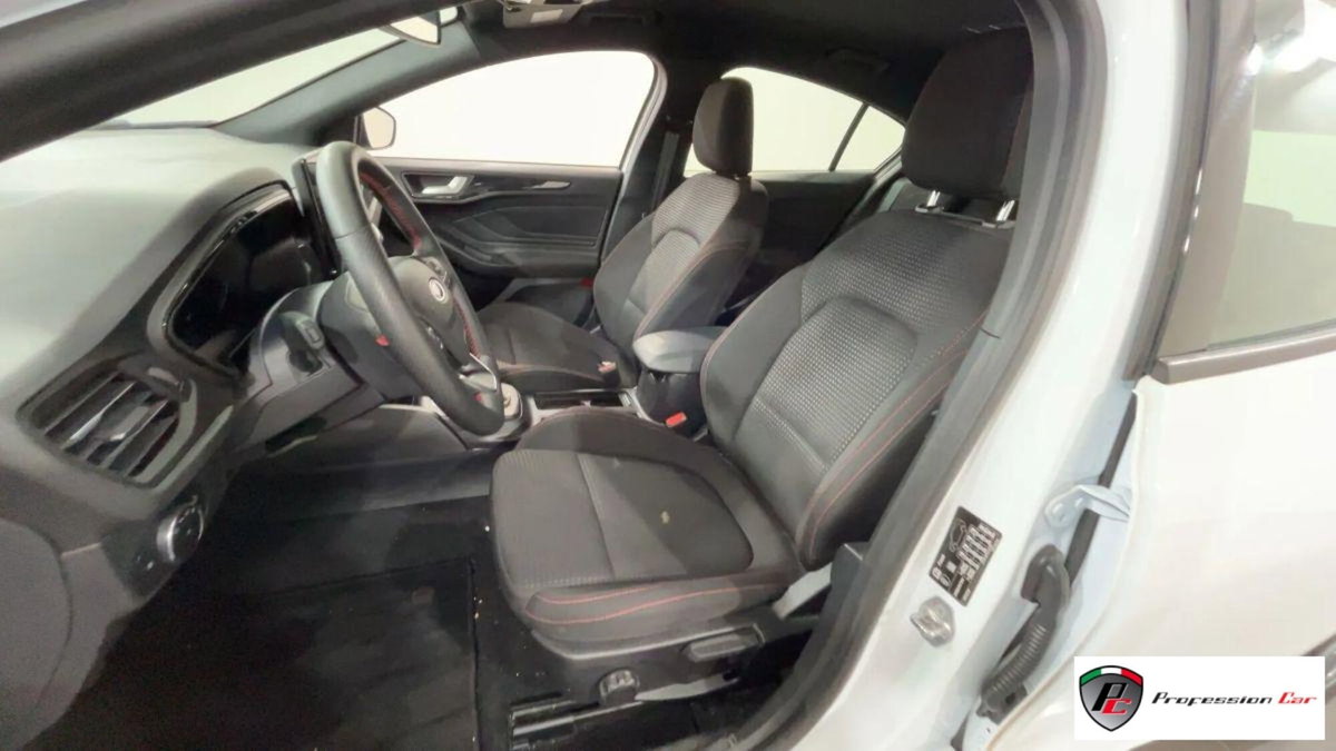 Ford Focus 1.0 EcoBoost 125 CV Start&Stop ST Line (10)