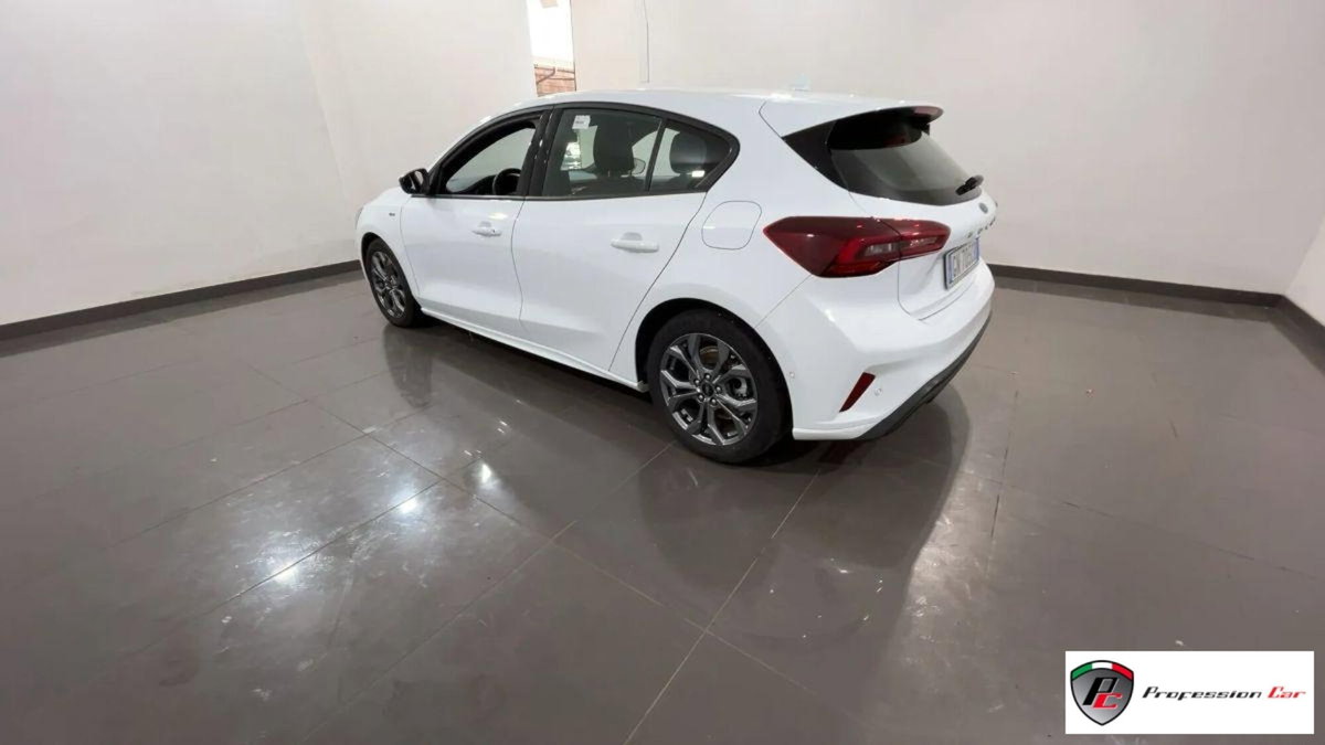 Ford Focus 1.0 EcoBoost 125 CV Start&Stop ST Line (4)