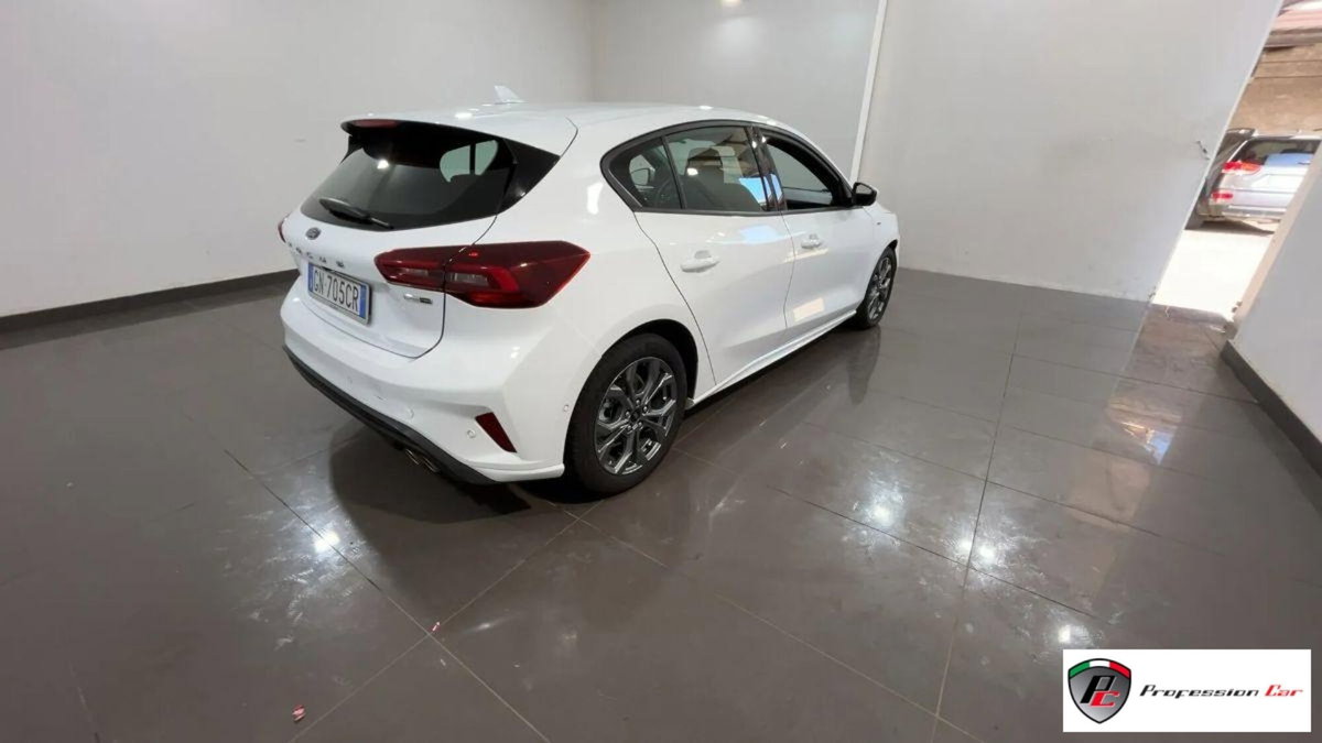 Ford Focus 1.0 EcoBoost 125 CV Start&Stop ST Line (6)