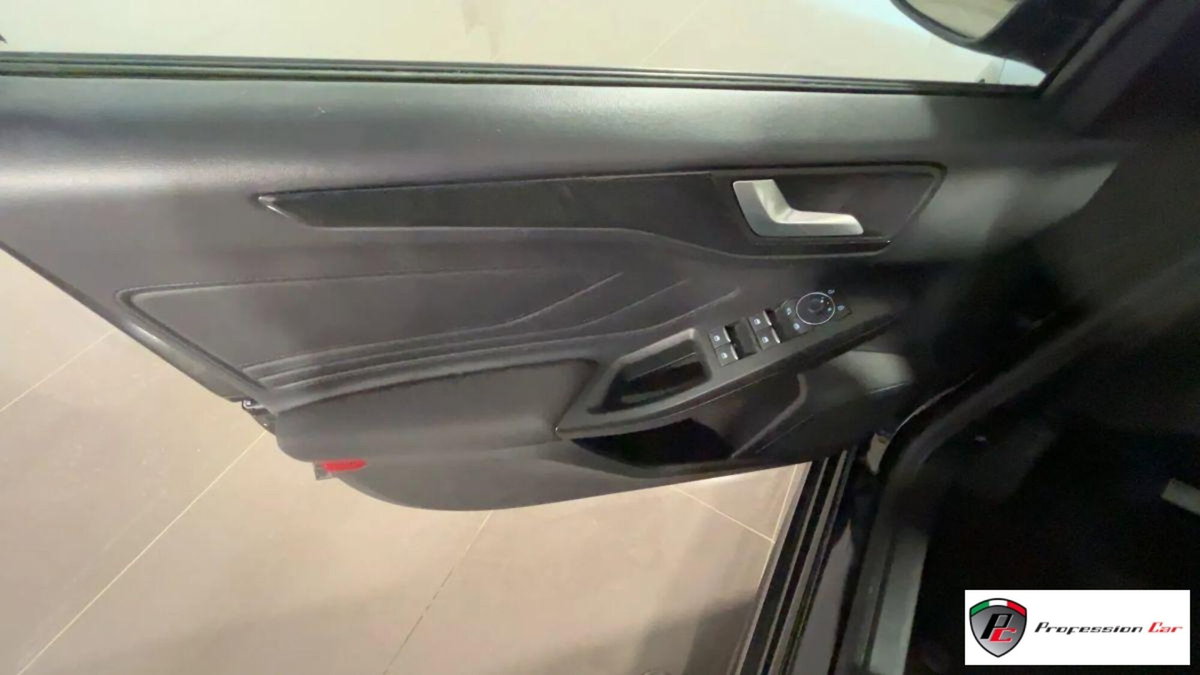Ford Focus 1.0 EcoBoost 125 CV Start&Stop ST Line (16)