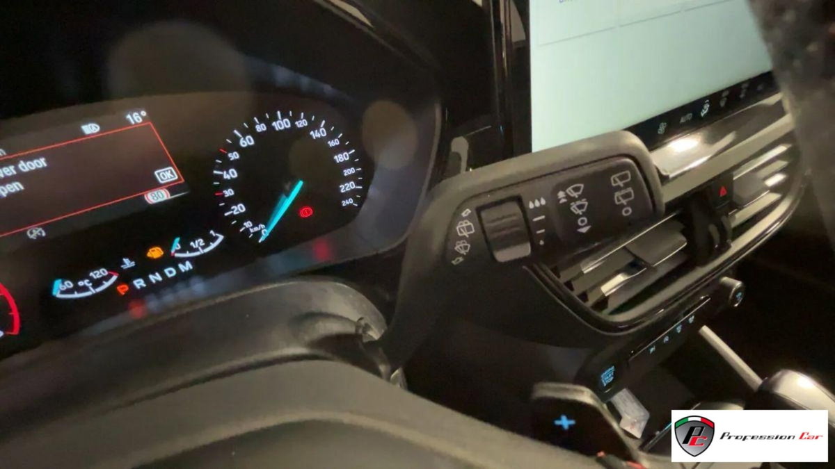 Ford Focus 1.0 EcoBoost 125 CV Start&Stop ST Line (9)