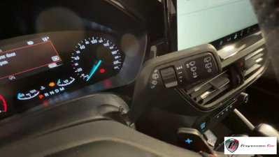 Ford Focus 1.0 EcoBoost 125 CV Start&Stop ST Line (9)