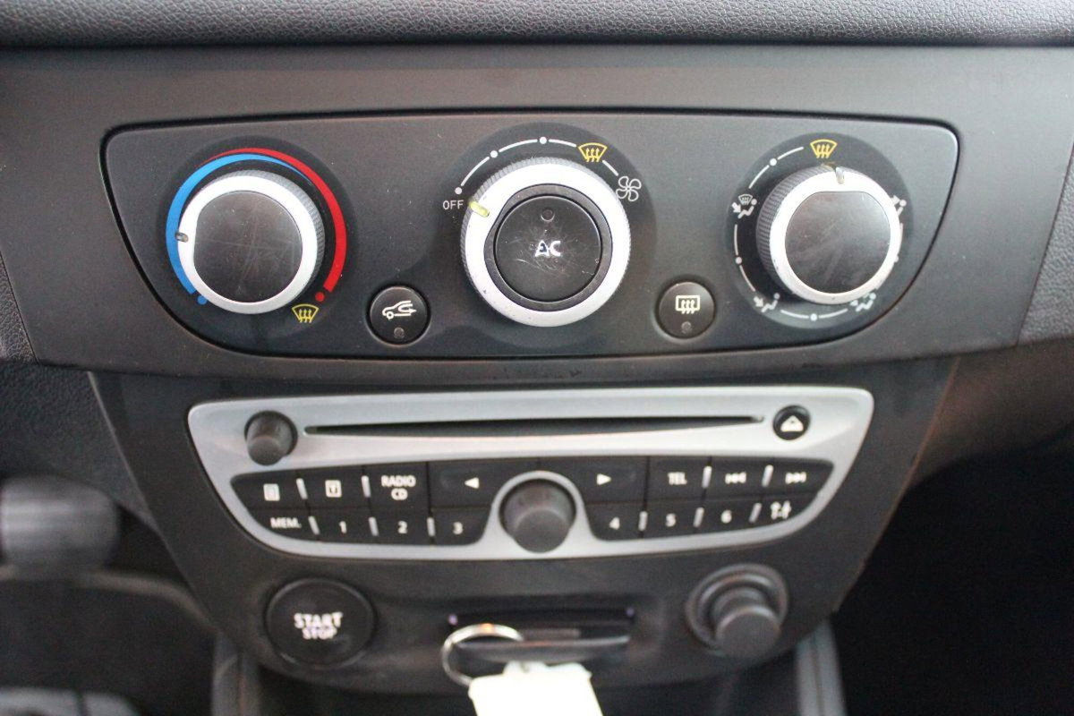 Renault Laguna SporTour 1.5 dCi 110CV SporTour Dynamique (15)