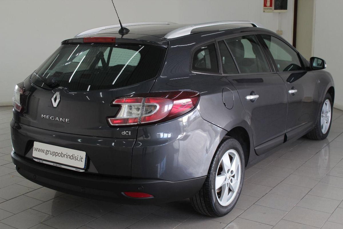 Renault Laguna SporTour 1.5 dCi 110CV SporTour Dynamique (4)