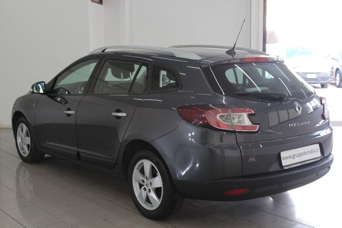Renault Laguna SporTour 1.5 dCi 110CV SporTour Dynamique (6)