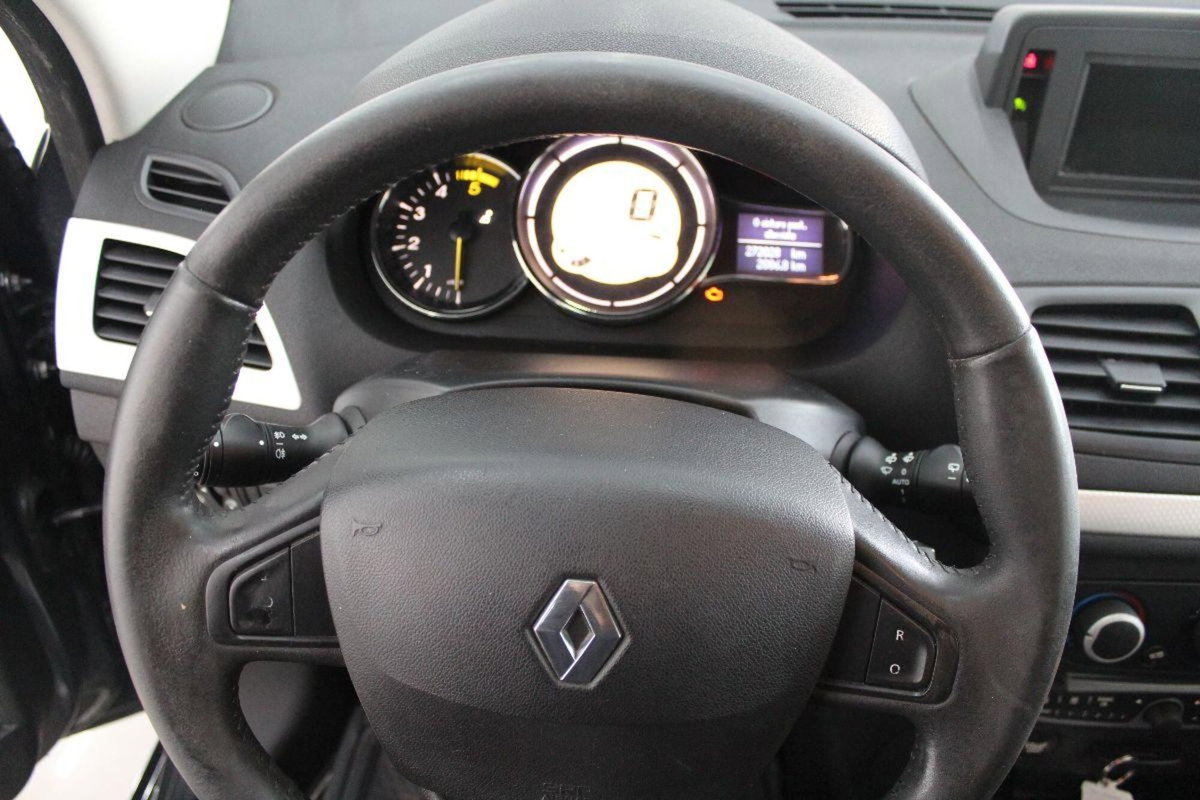 Renault Laguna SporTour 1.5 dCi 110CV SporTour Dynamique (8)