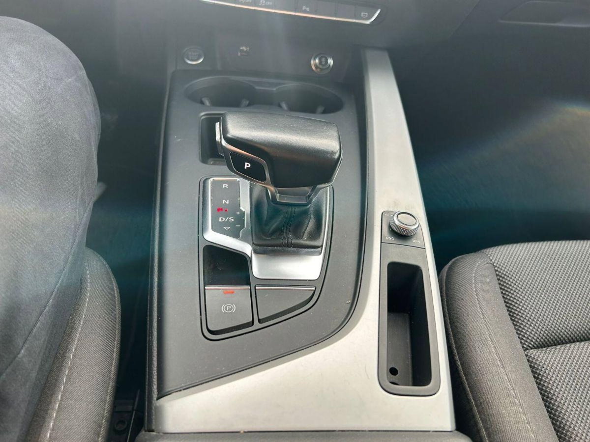 Audi A4 30 TDI/136 CV S tronic Business (12)