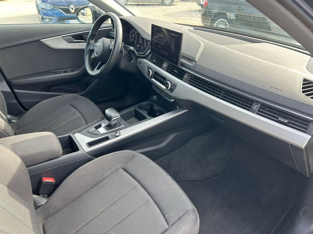 Audi A4 30 TDI/136 CV S tronic Business (9)
