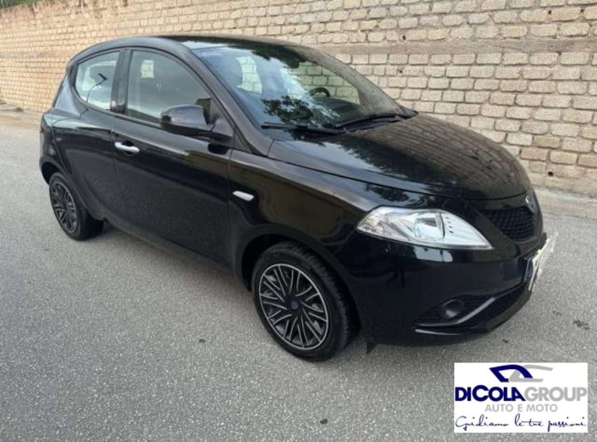 Lancia Ypsilon 1.2 69 CV 5 porte GPL Ecochic Gold (3)
