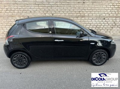 Lancia Ypsilon 1.2 69 CV 5 porte GPL Ecochic Gold (4)