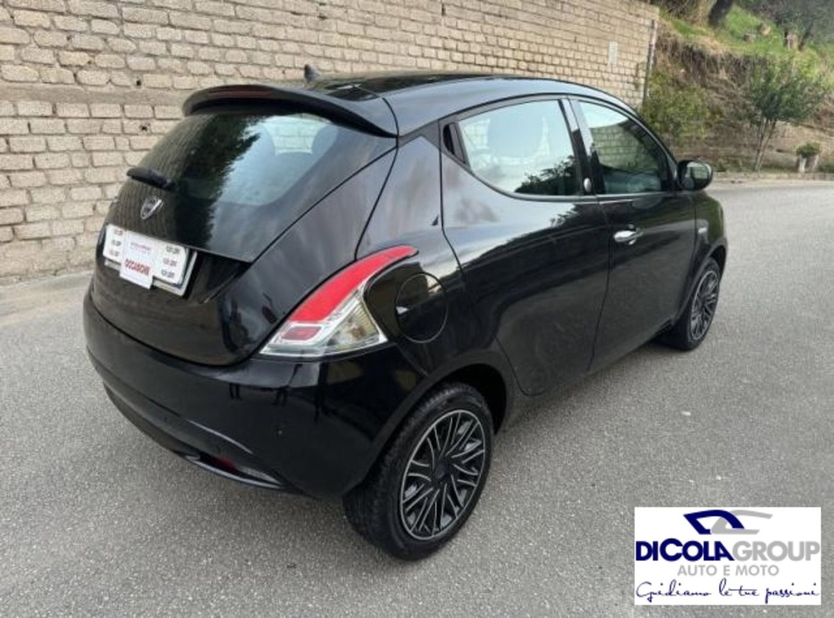 Lancia Ypsilon 1.2 69 CV 5 porte GPL Ecochic Gold (5)