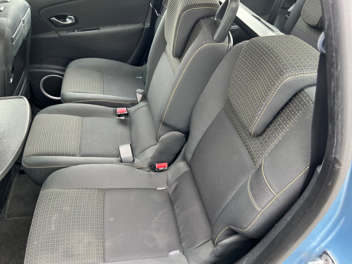 Renault Scenic E-Tech Electric 1.5 dCi 110CV Dynamique (9)