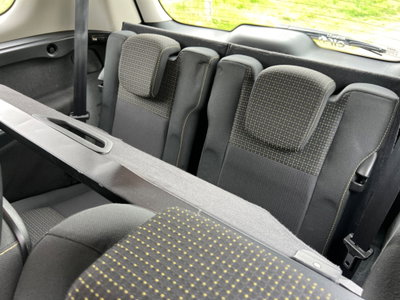 Renault Scenic E-Tech Electric 1.5 dCi 110CV Dynamique (11)