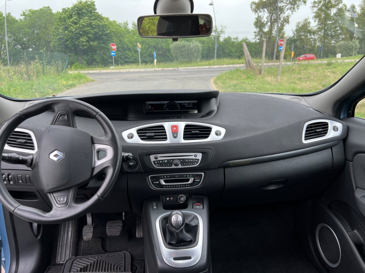 Renault Scenic E-Tech Electric 1.5 dCi 110CV Dynamique (13)