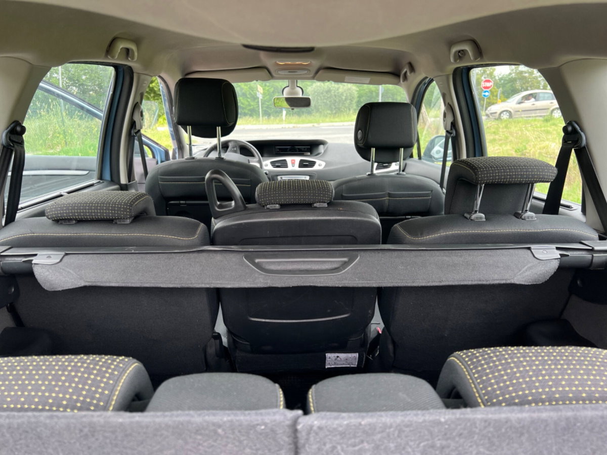 Renault Scenic E-Tech Electric 1.5 dCi 110CV Dynamique (14)