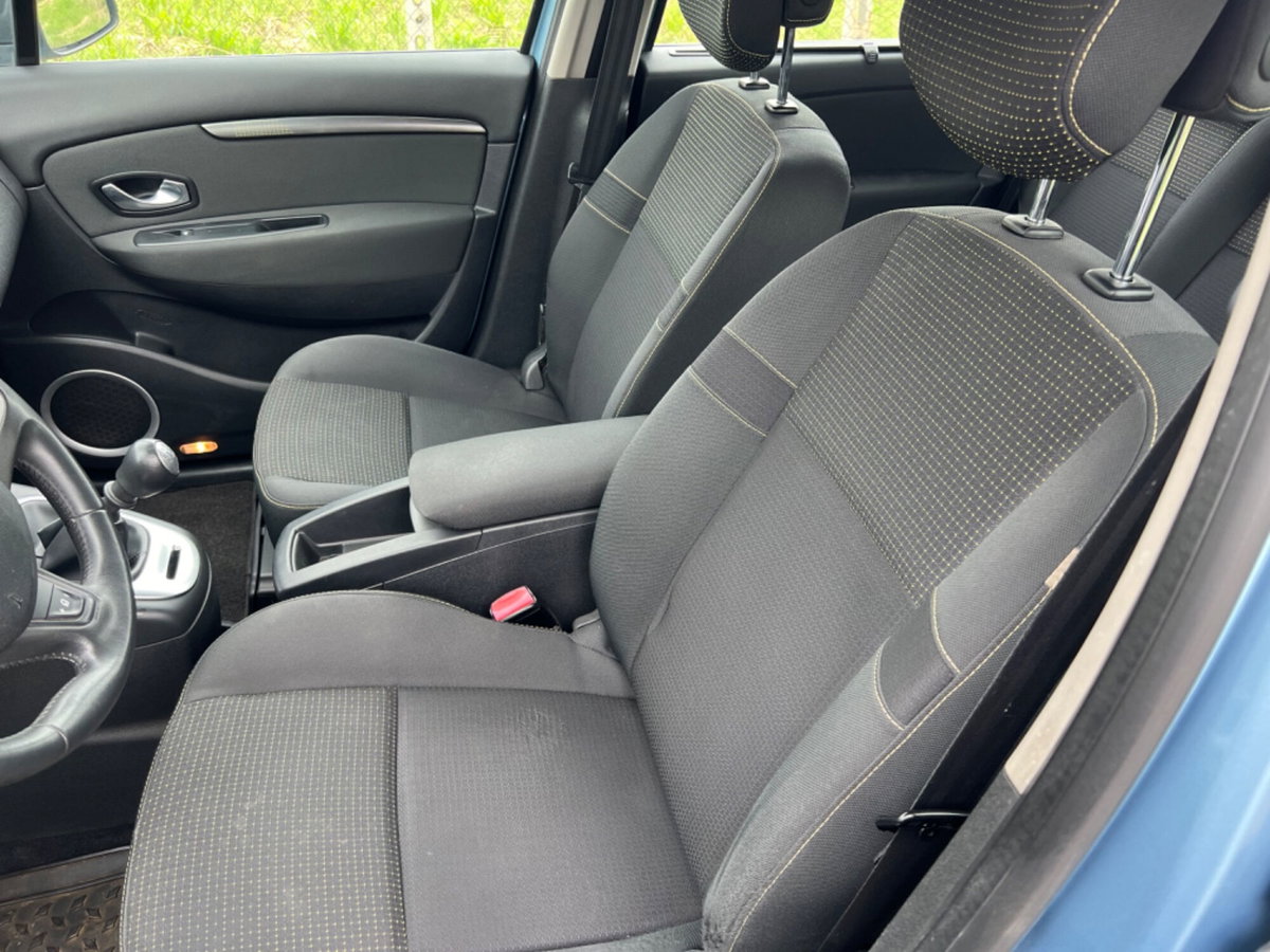 Renault Scenic E-Tech Electric 1.5 dCi 110CV Dynamique (7)