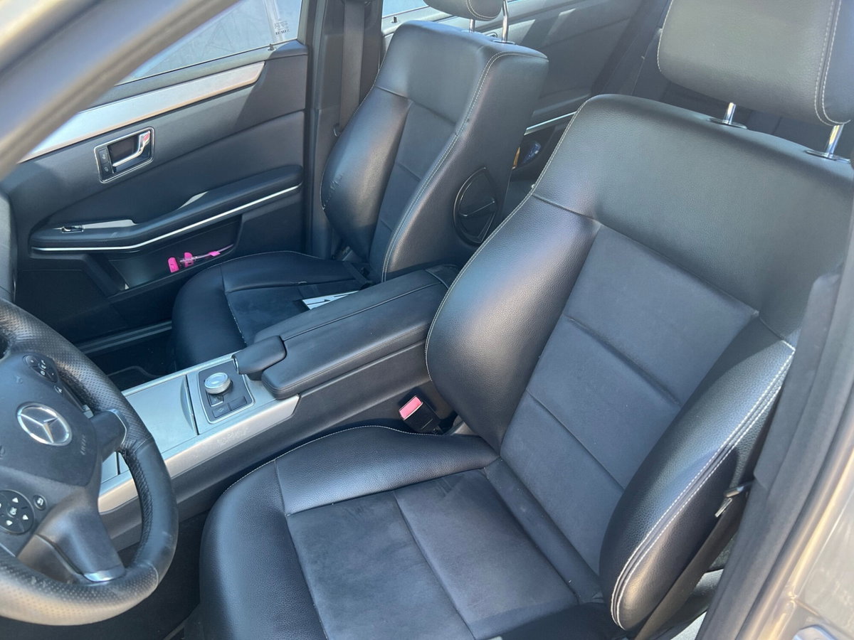 Mercedes-Benz Classe E 220 CDI BlueEFFICIENCY Avantgarde AMG (15)