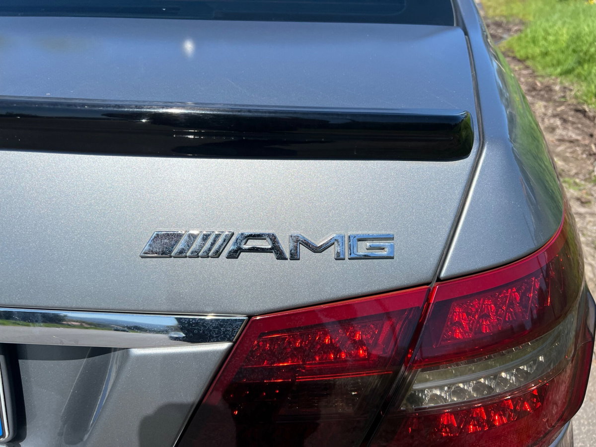 Mercedes-Benz Classe E 220 CDI BlueEFFICIENCY Avantgarde AMG (6)