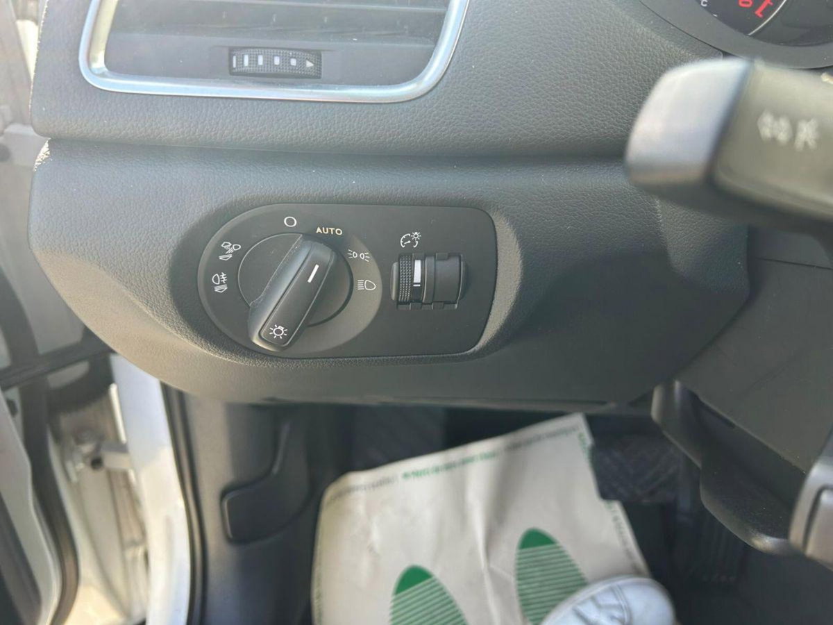Audi Q3 35 TDI quattro S tronic Business (14)