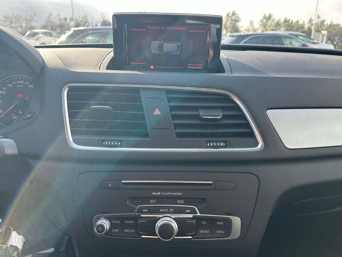 Audi Q3 35 TDI quattro S tronic Business (15)