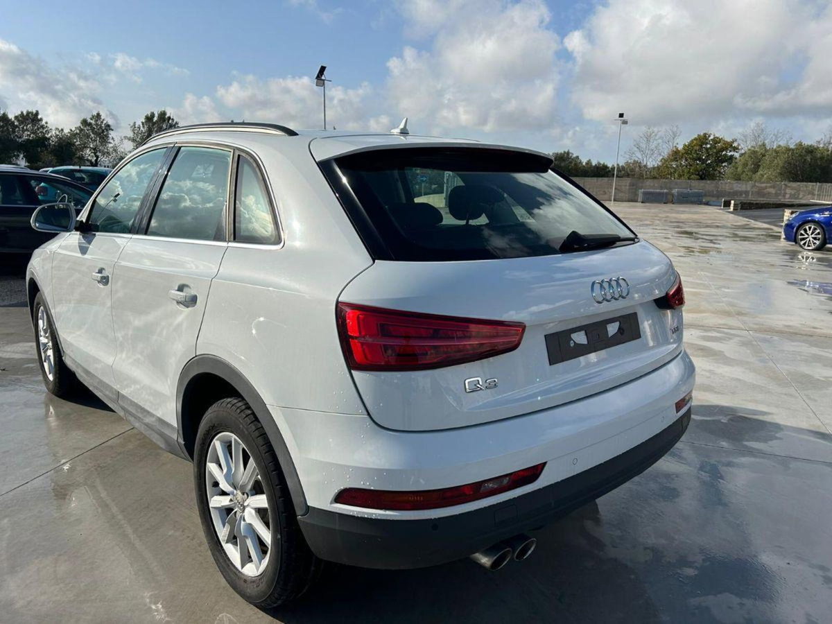 Audi Q3 35 TDI quattro S tronic Business (4)