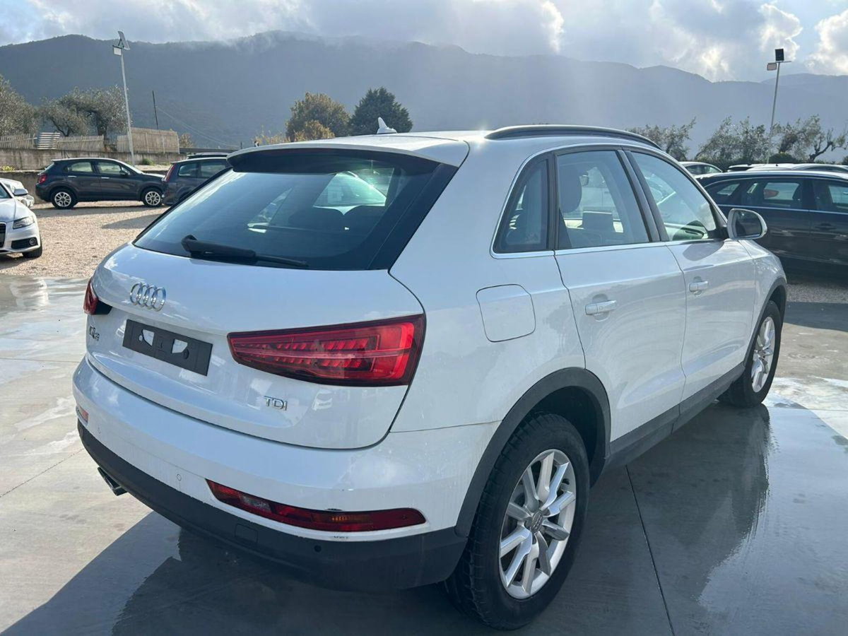 Audi Q3 35 TDI quattro S tronic Business (5)