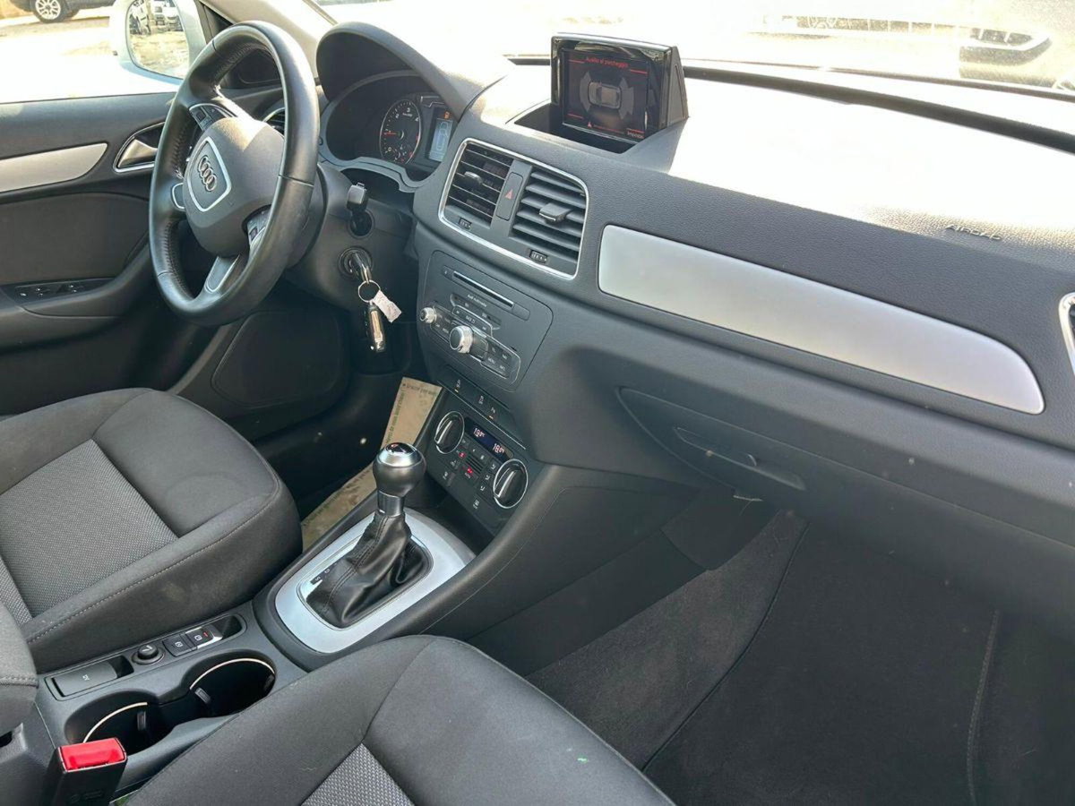 Audi Q3 35 TDI quattro S tronic Business (8)