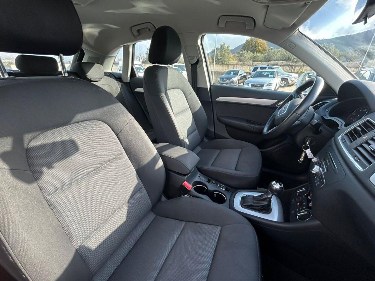 Audi Q3 35 TDI quattro S tronic Business (9)