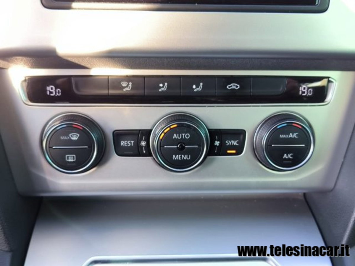 Volkswagen Passat 2.0 TDI DSG Business BlueMotion Technology (18)