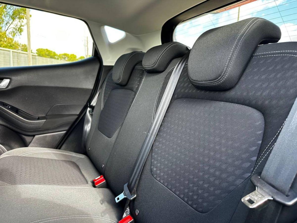 Ford Fiesta 1.5 EcoBlue 5 porte Plus (8)