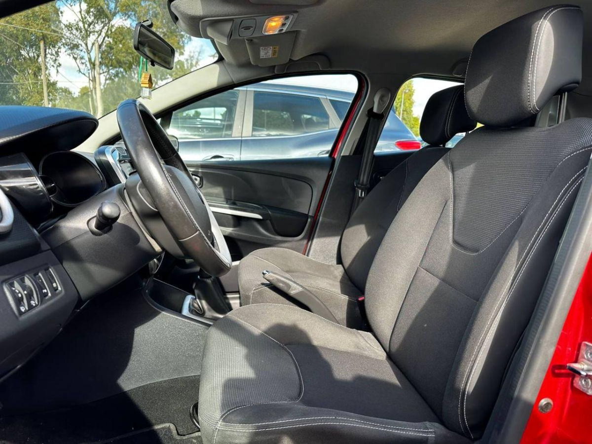 Renault Clio Sporter 1.5 dCi 8V 75CV Wave (8)