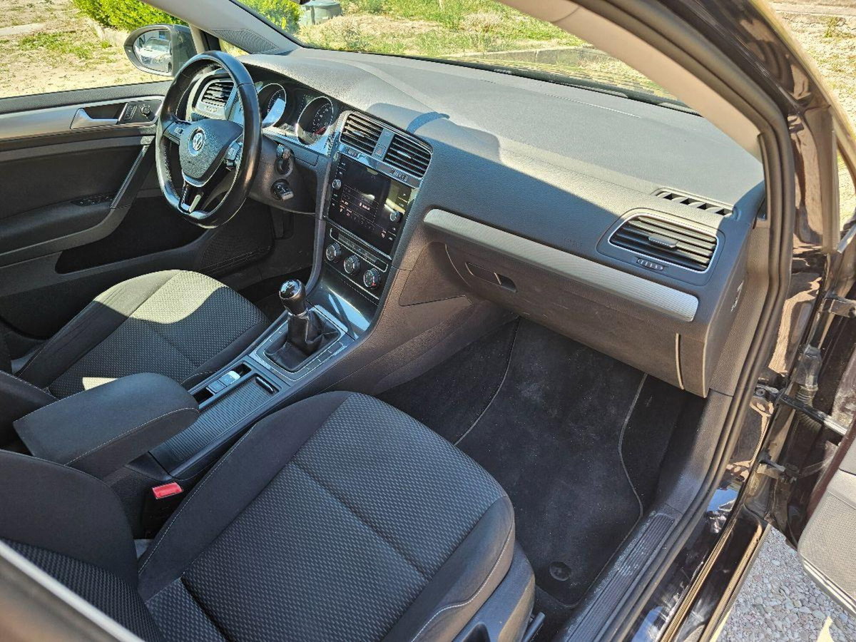 Volkswagen Golf 1.0 TSI 85 CV 5p. Trendline BlueMotion Technology (19)