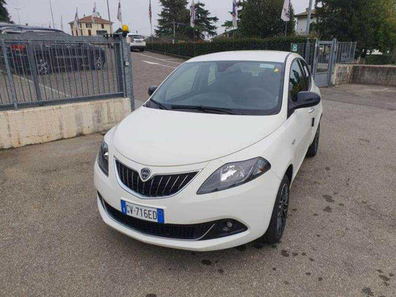 Lancia Ypsilon 1.2 69 CV 5 porte GPL Ecochic Alberta Ferretti