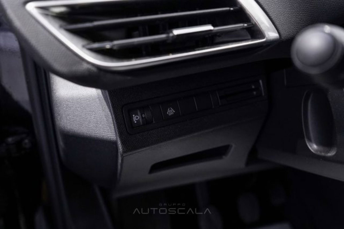 Peugeot 5008 1.2 puretech t Active Pack s&s 130cv (11)