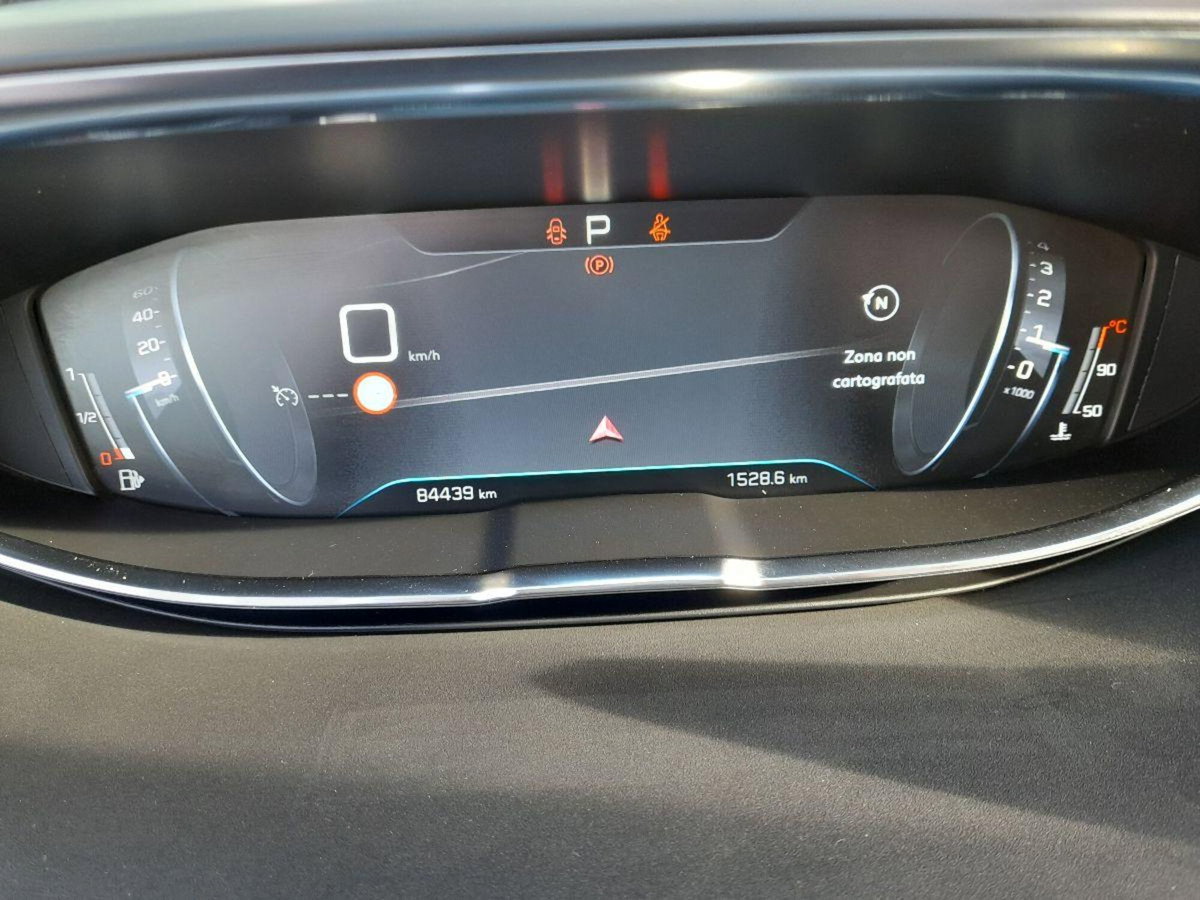Peugeot 5008 BlueHDi 130 S&S EAT8 Active Business (14)