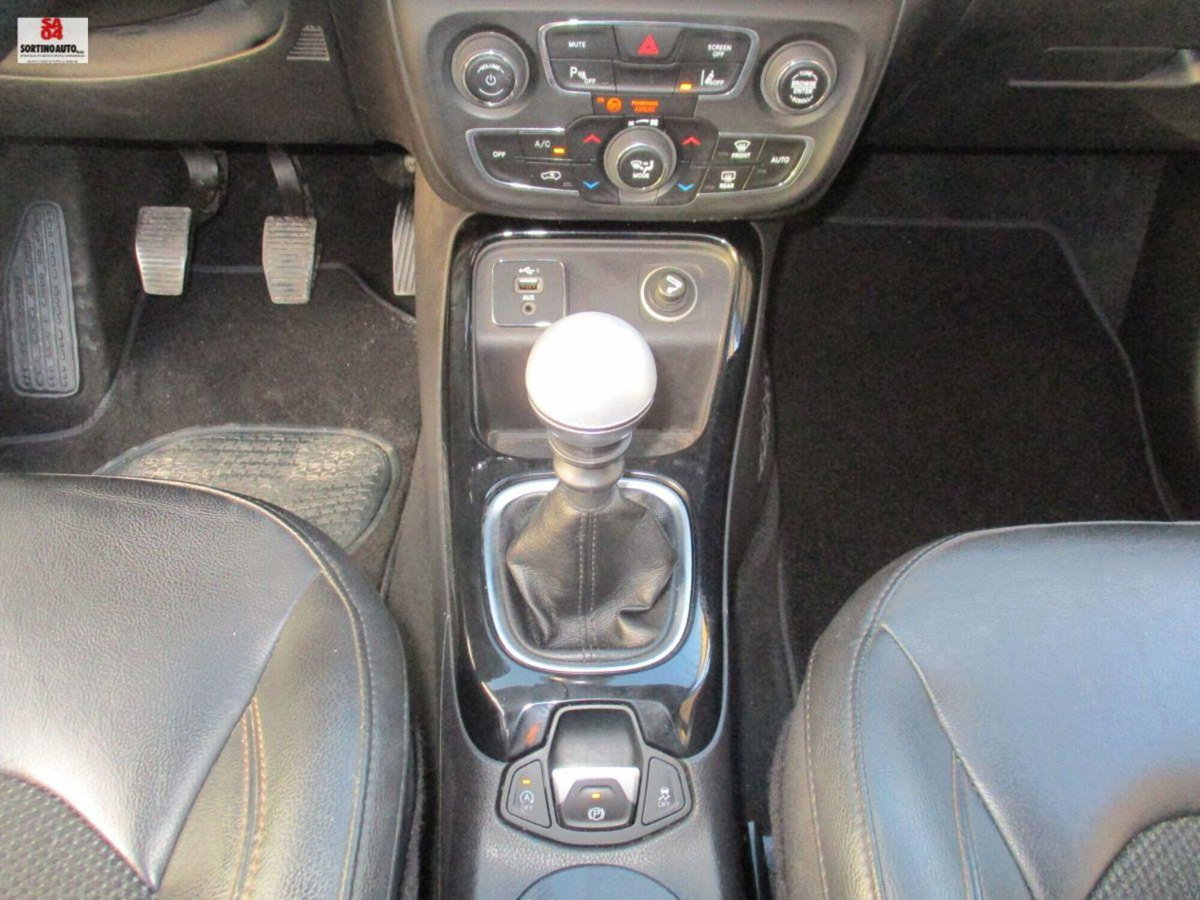Jeep Compass 1.6 Multijet II 2WD Limited (12)