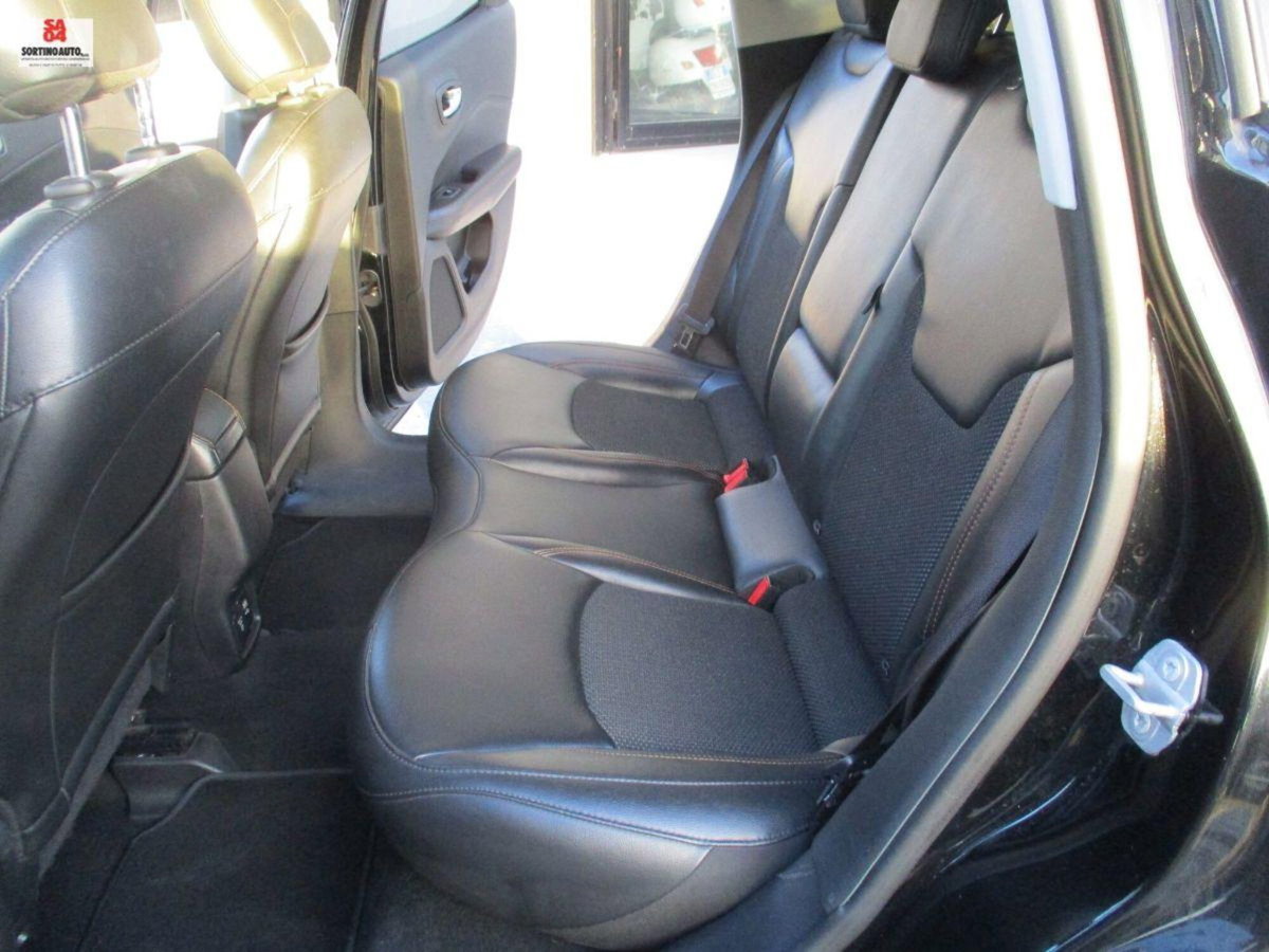 Jeep Compass 1.6 Multijet II 2WD Limited (14)