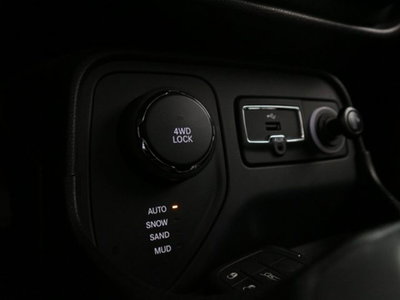 Jeep Renegade 2.0 Mjt 140CV 4WD Active Drive Limited (12)