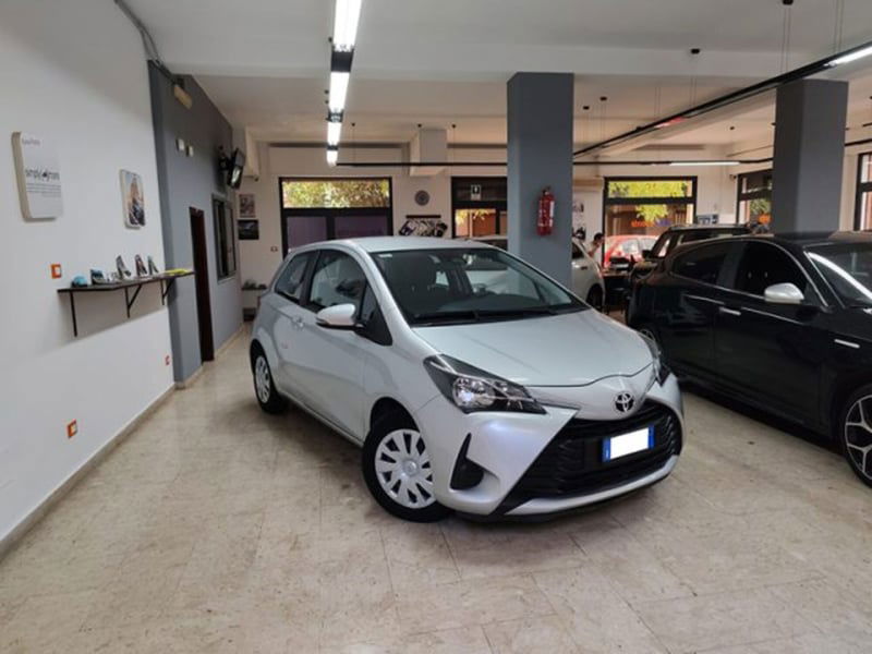 Toyota Yaris 1.0 72 CV 3 porte Cool 