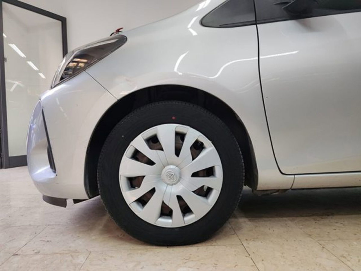 Toyota Yaris 1.0 72 CV 3 porte Cool (6)