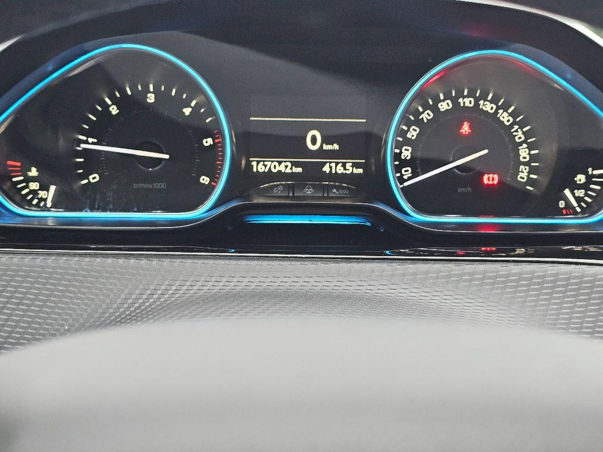 Peugeot 2008 e-HDi 92 CV Stop&Start ETG6 Active (18)