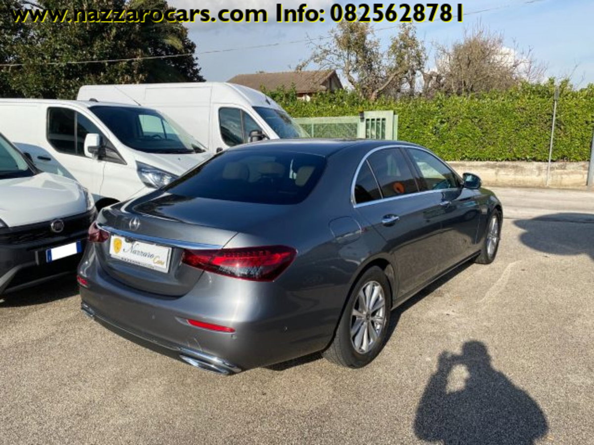 Mercedes-Benz Classe E 220 d Auto Premium Plus (18)