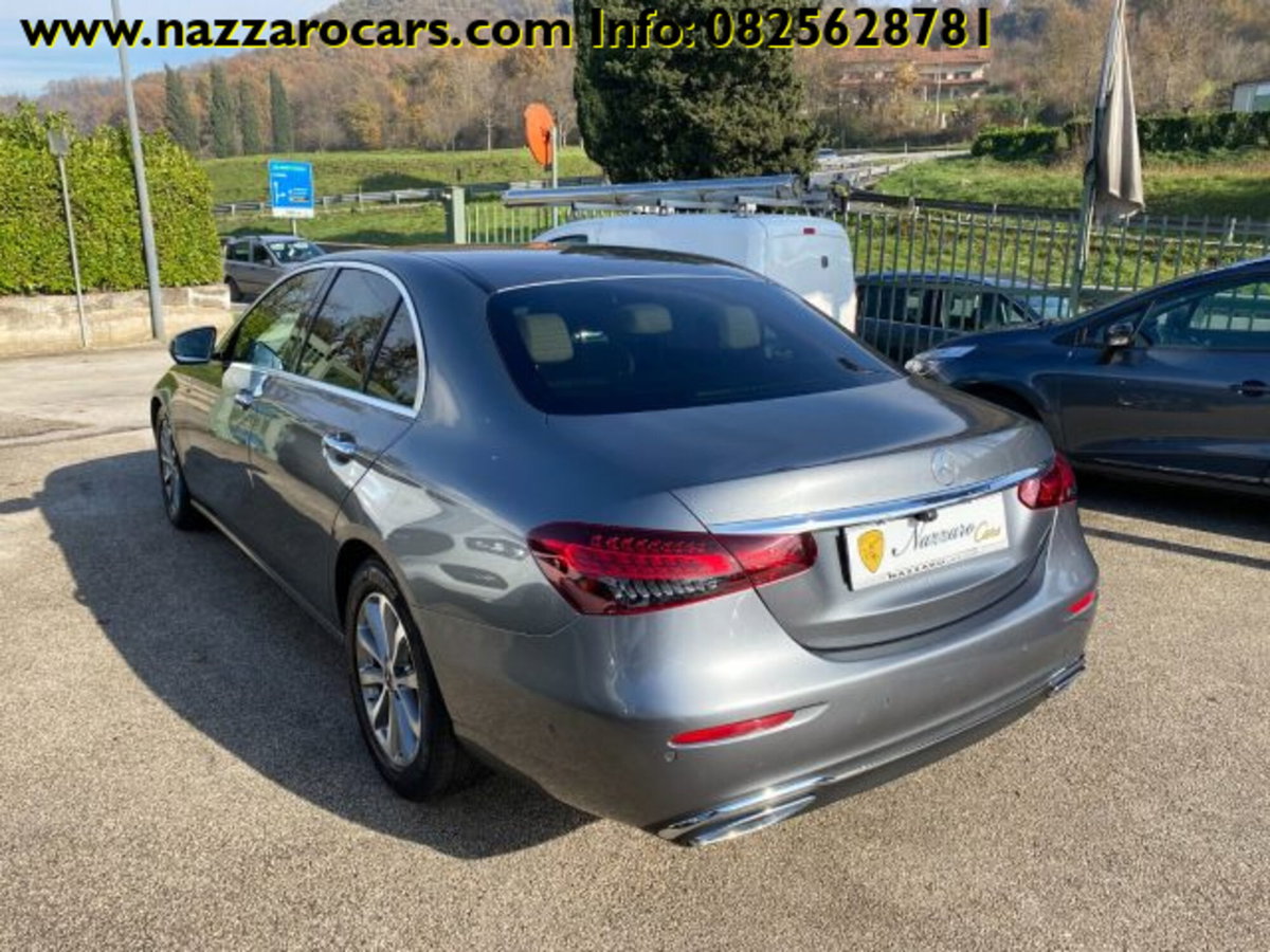Mercedes-Benz Classe E 220 d Auto Premium Plus (4)