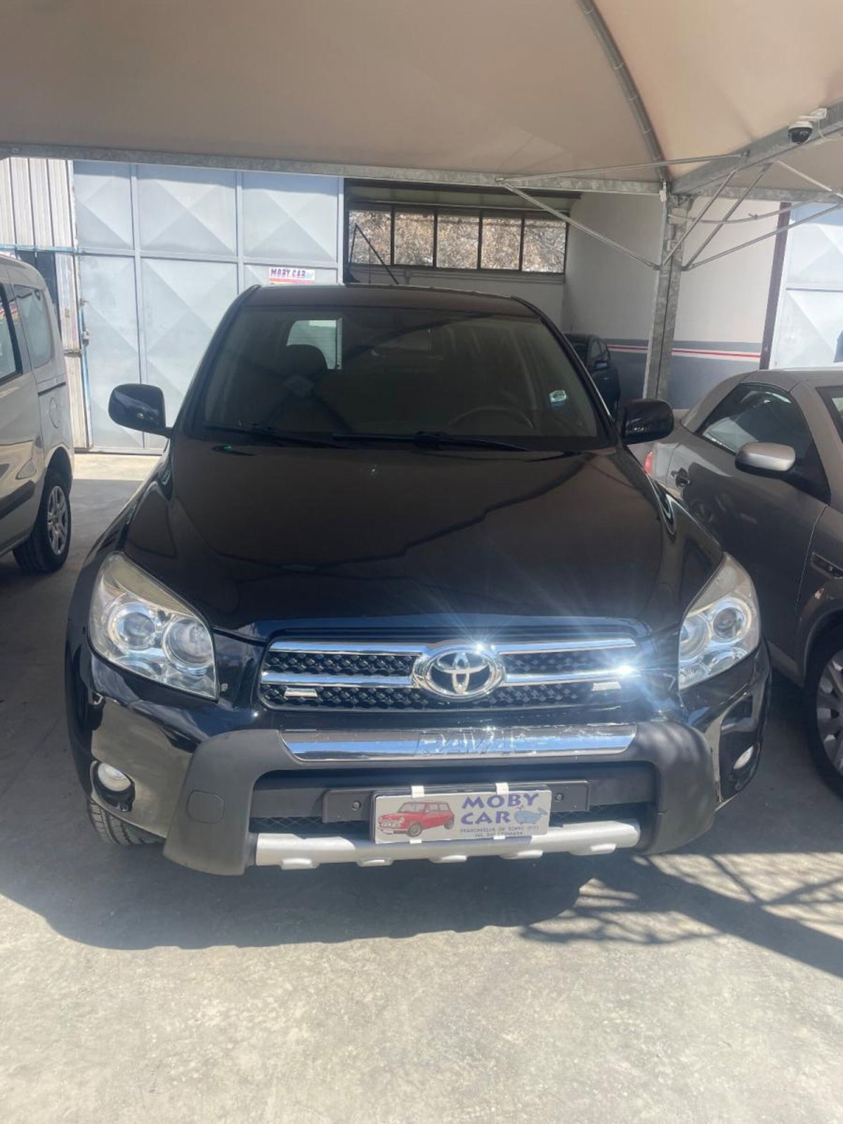 Toyota Rav4 D-4D 136 CV Luxury (2)