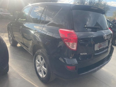 Toyota Rav4 D-4D 136 CV Luxury (9)
