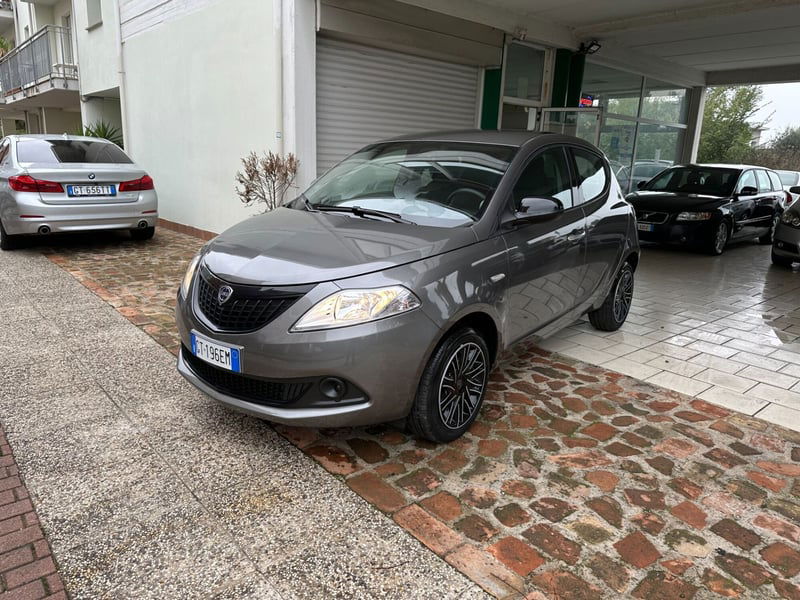 Lancia Ypsilon 1.0 FireFly 5 porte S&S Hybrid Gold Plus