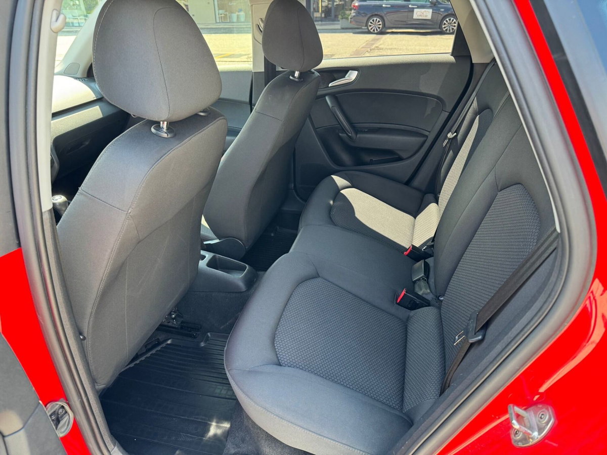 Audi A1 Sportback 1.6 TDI 116 CV Metal plus (9)