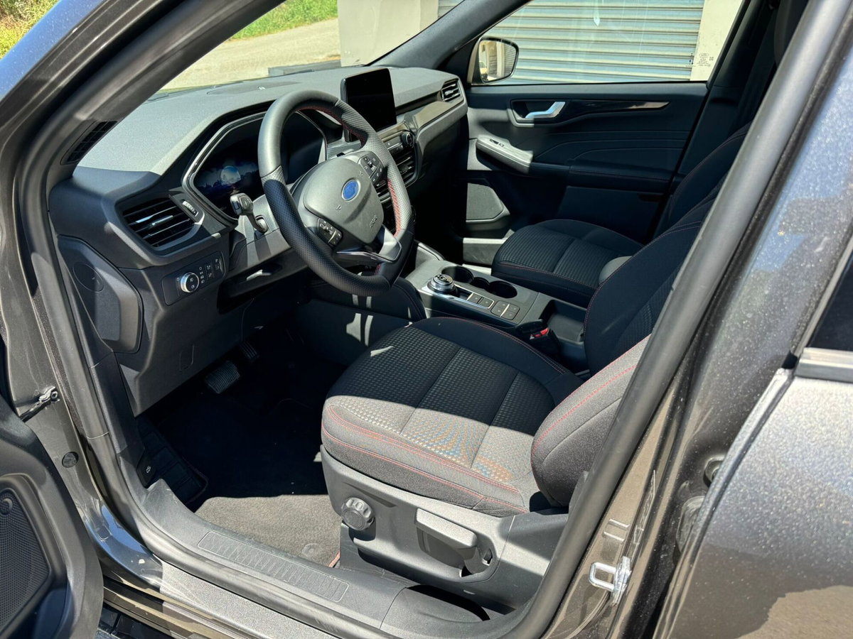 Ford Kuga 1.5 EcoBlue 120 CV 2WD ST-Line (10)