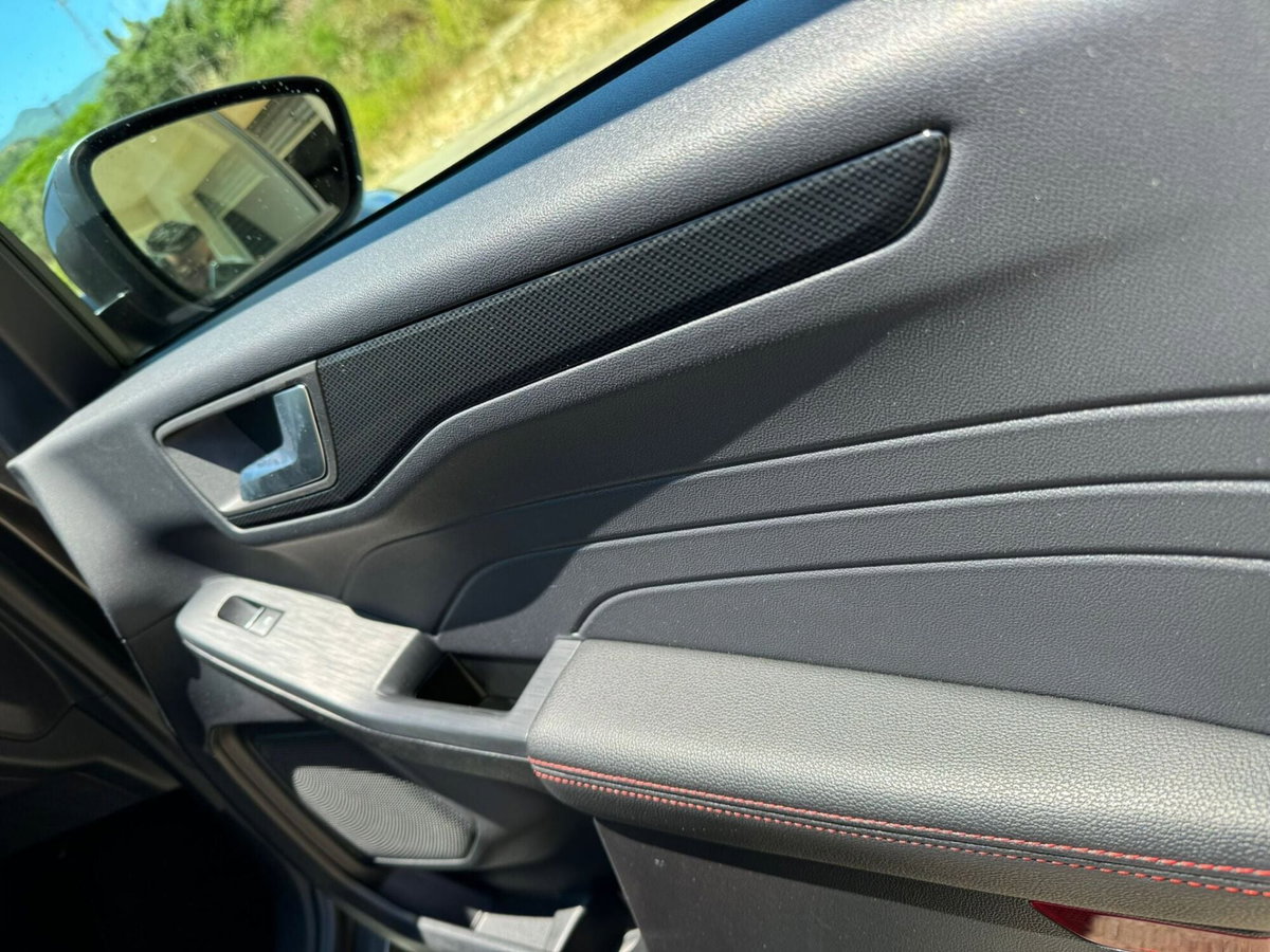 Ford Kuga 1.5 EcoBlue 120 CV 2WD ST-Line (15)