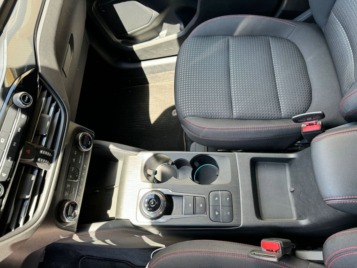 Ford Kuga 1.5 EcoBlue 120 CV 2WD ST-Line (19)